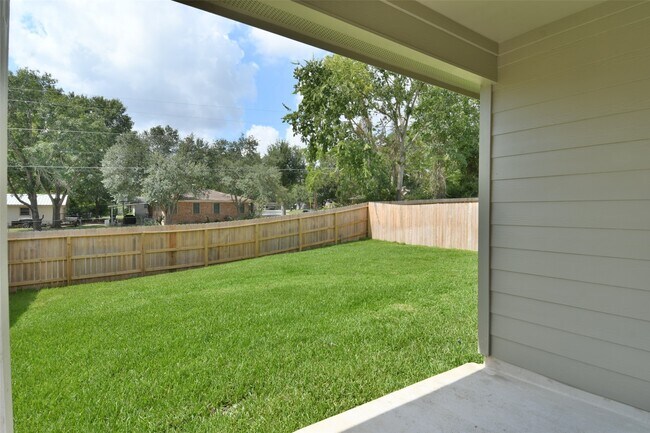 Building Photo - 1233 Wilkins Vly St