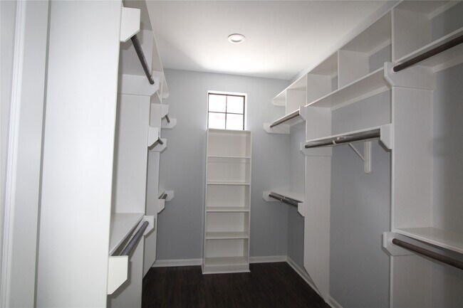 Building Photo - 3945 Gibson St