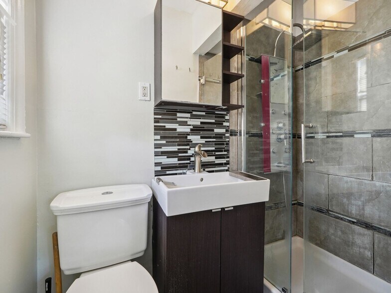 Building Photo - 3194 N Druid Hills Rd