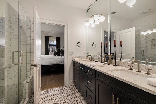 Building Photo - 456 Altamaha St