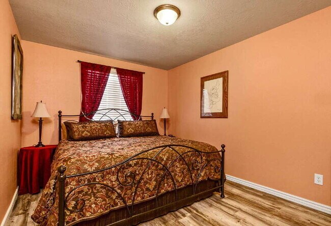 Building Photo - 2295 W Apgar Creek Dr