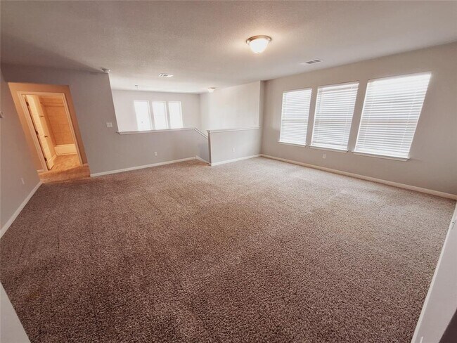 Building Photo - 124 Peruvian Ln