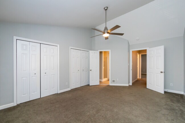 Building Photo - 510 N Poplar St