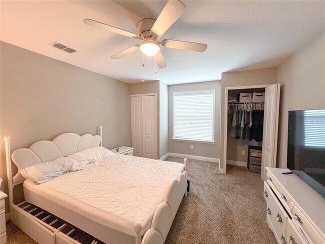 Building Photo - 948 NW 252 Dr