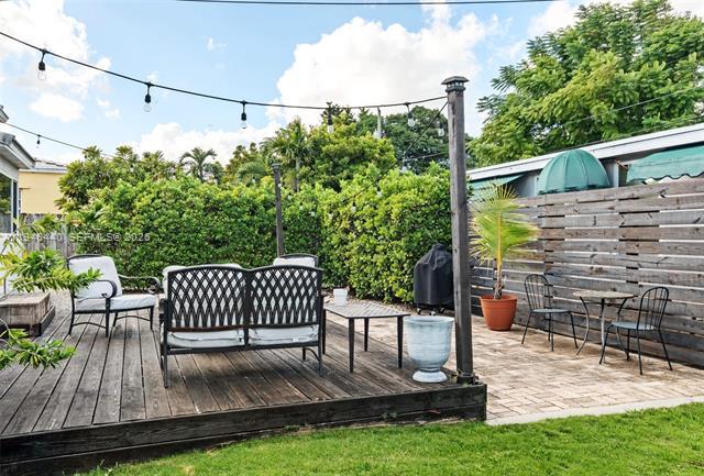 Building Photo - 3151 SW 20th St