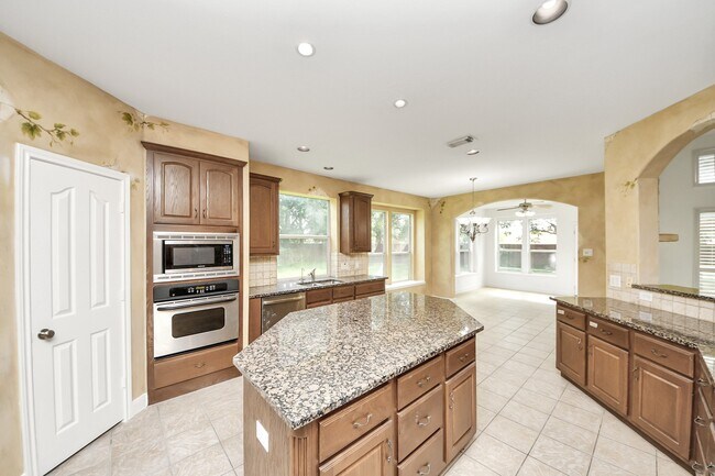 Building Photo - 3811 Parkside Dr