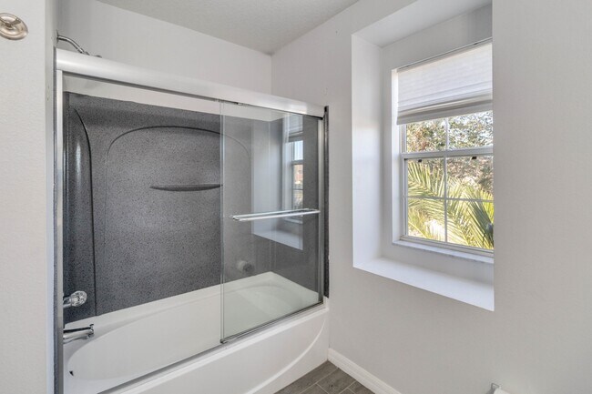 Building Photo - 1755 Delafield Dr