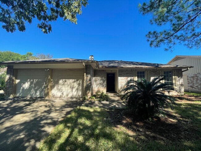 Building Photo - 3103 Sam Houston Dr