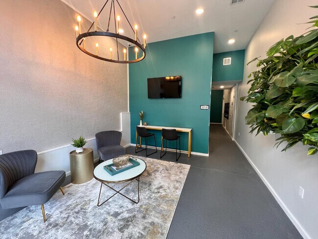 Building Photo - 160 Middlesex St