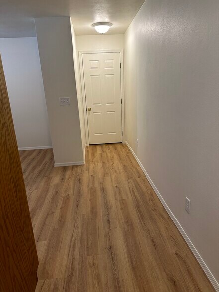 door from garage into kitchen - N420 Kilsdonk Ct