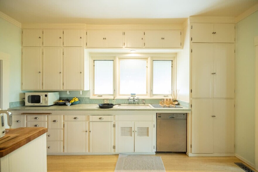 Building Photo - 364 62nd St