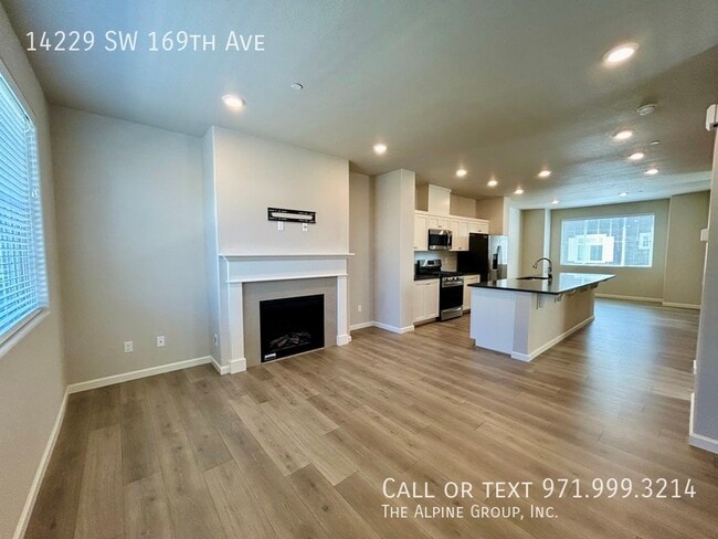 Building Photo - 14229 SW 169th Ave