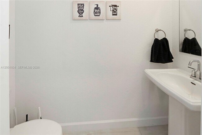 Building Photo - 2432 SE 10th St