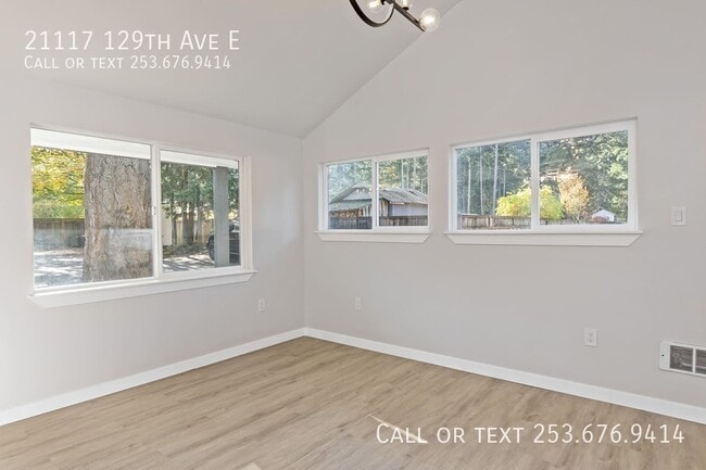 Building Photo - 21117 129th Ave E