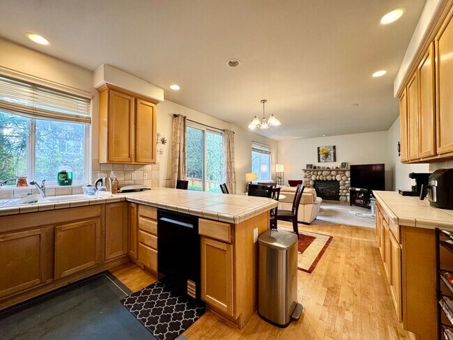 Building Photo - Rose Hill - Kirkland Home