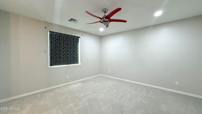 Building Photo - 26410 N Thornhill Dr