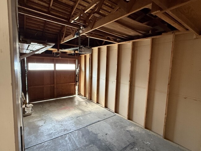 Building Photo - 583 Tahoe Terrace