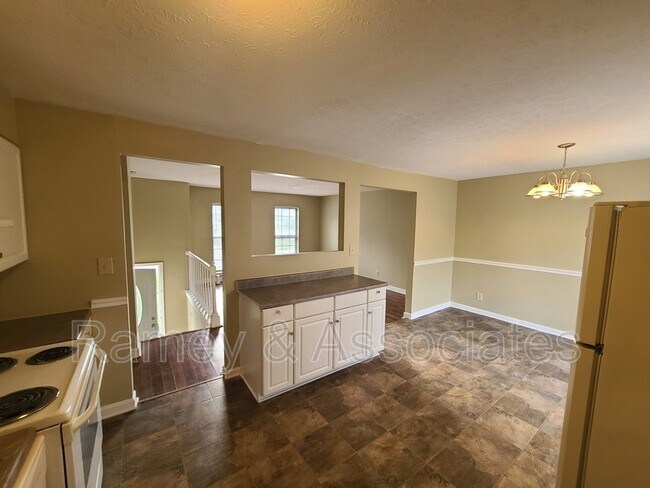 Building Photo - 1700 Cimmaron Trail