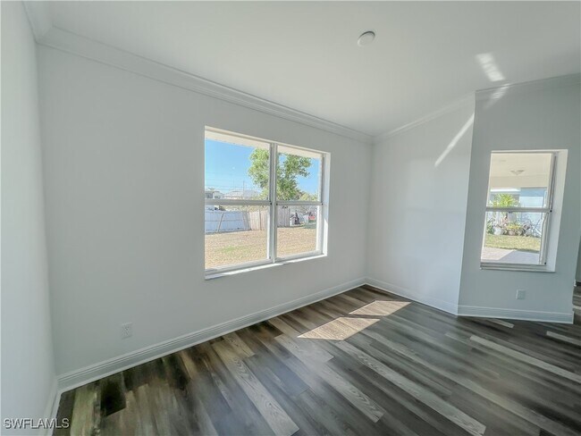 Building Photo - 3303 33rd St SW