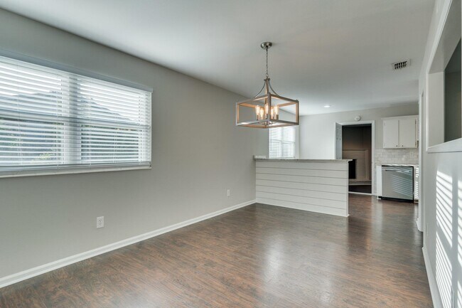 Building Photo - 1230 Hemlock St