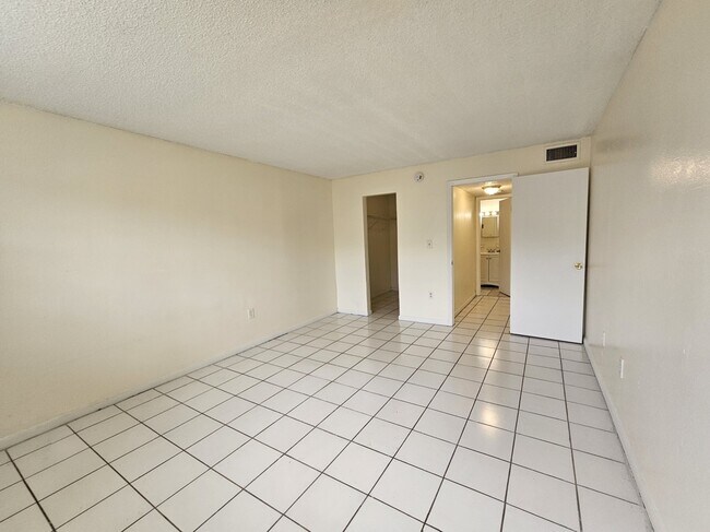 Building Photo - 3600 NW 21st St
