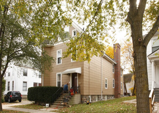 Building Photo - 600 E Kingsley St