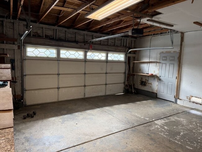 Building Photo - Unique 5 Bedroom 2 Story w/ Solar Suisun *...