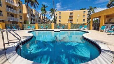 Building Photo - 1350 SE 3rd Ave