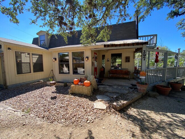 Building Photo - 297 Little River Ln