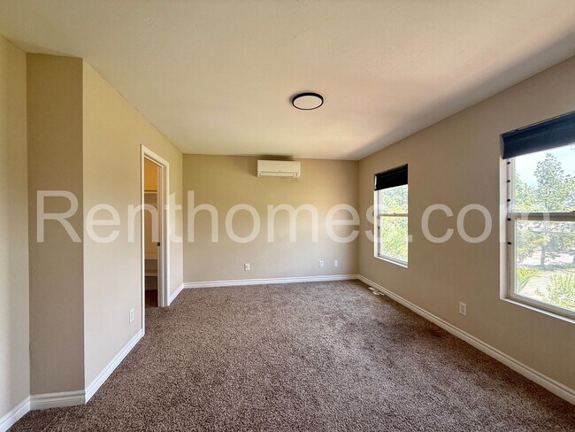 Building Photo - 2065 Cherokee Ln