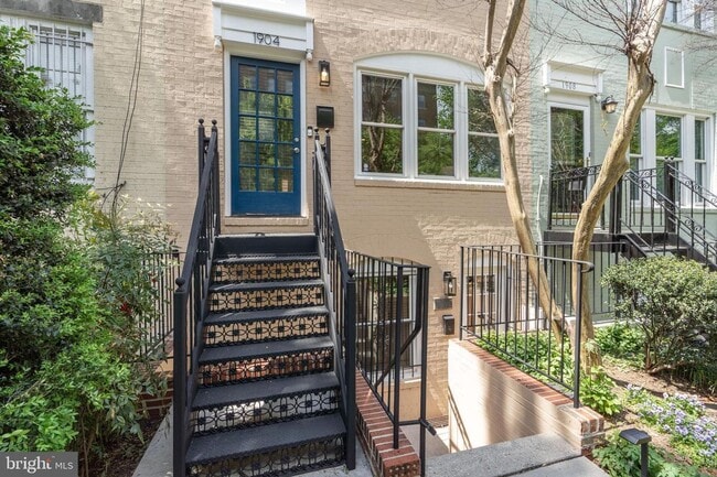 Building Photo - AMAZING Location in Dupont Circle 17th & T-One Bedroom/One Bathroom