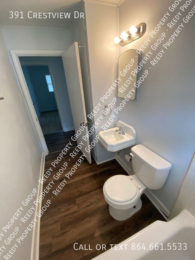 Building Photo - 391 Crestview Dr