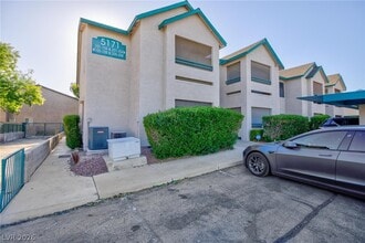 Building Photo - 5171 S Lindell Rd