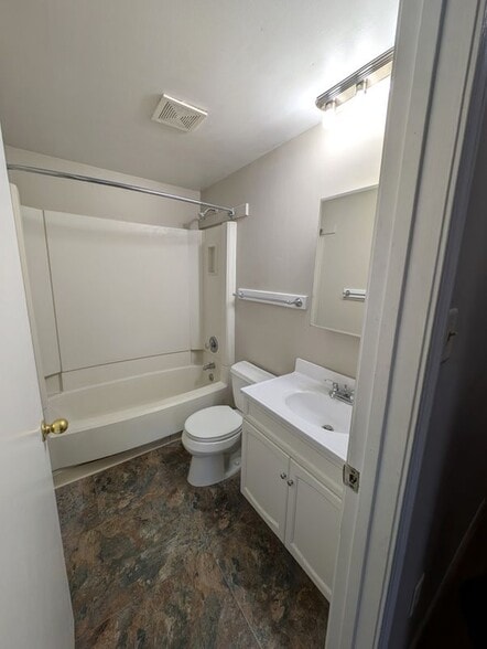 Building Photo - 6301 Robinson Rd