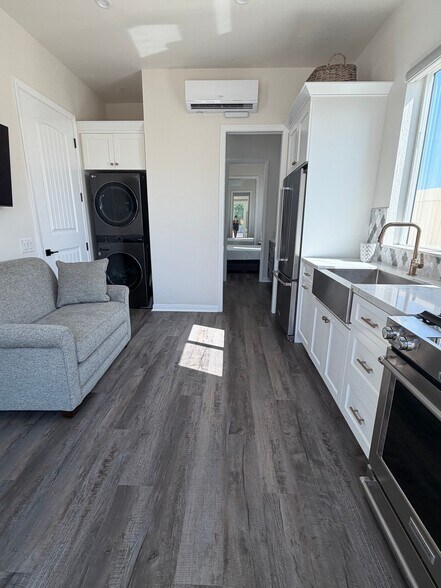 Building Photo - 7369 Grazing Ln