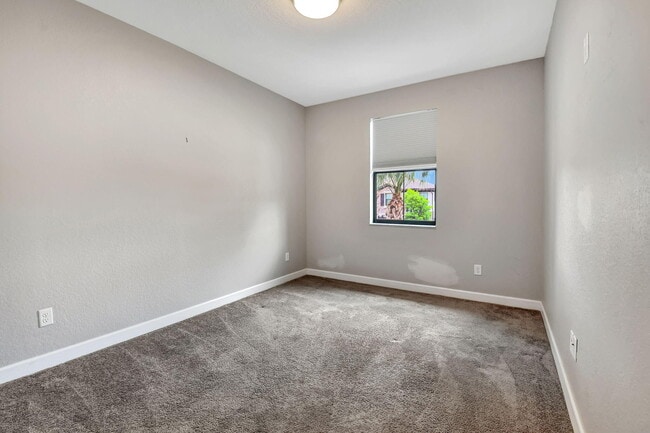 Building Photo - 12994 Anthorne Ln