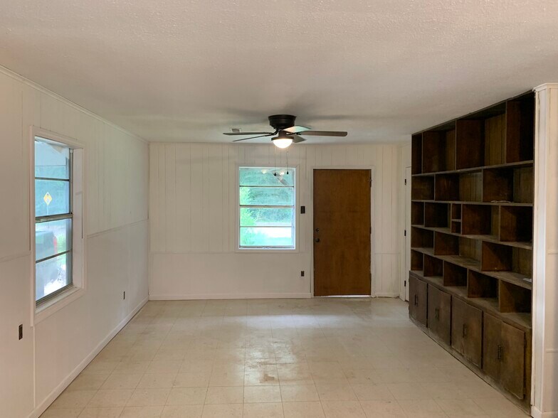 Building Photo - 2853 Green Tee Rd