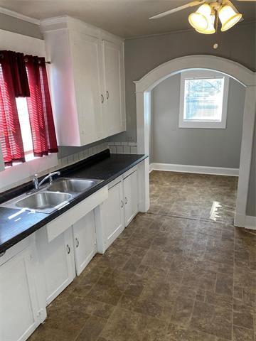 Building Photo - 1613 Park St