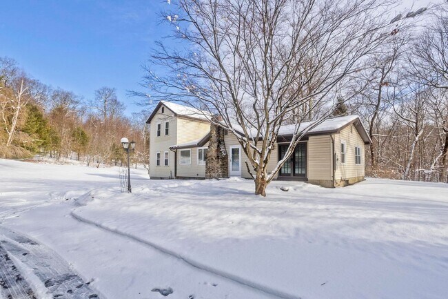 Building Photo - 159 N Monson Rd
