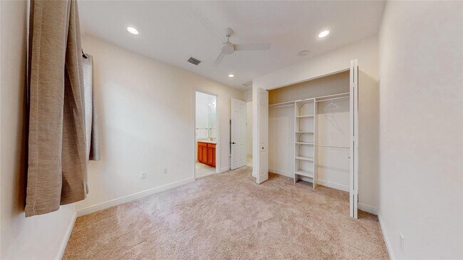 Building Photo - 4046 NW 85th Ave