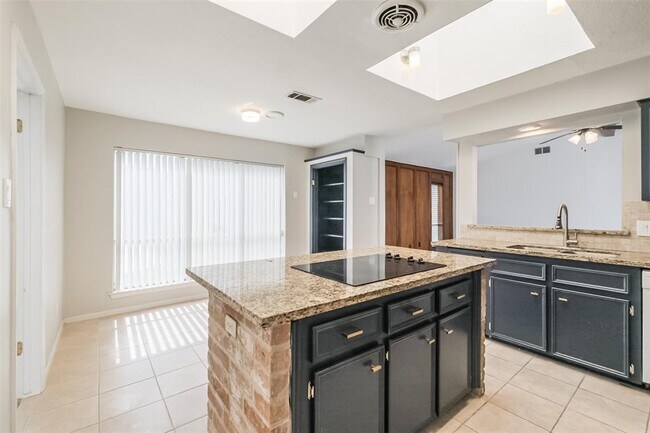 Building Photo - 14415 Locke Ln