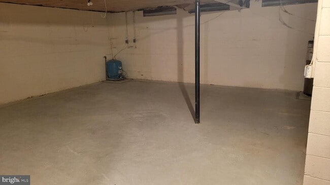 Building Photo - 29620 Whalen Rd