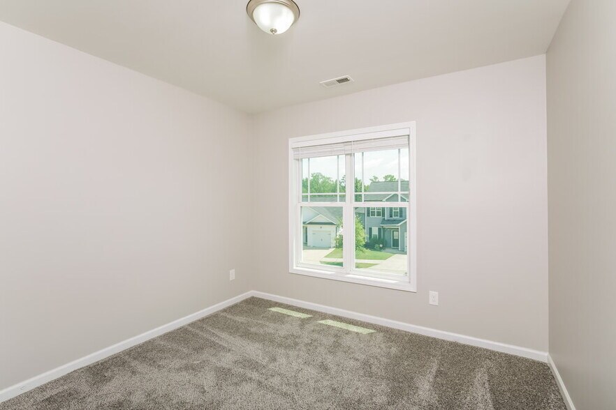 Building Photo - 377 Crawford Pkwy