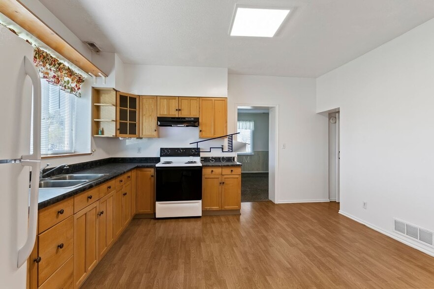 Building Photo - 1608 S 4700 W