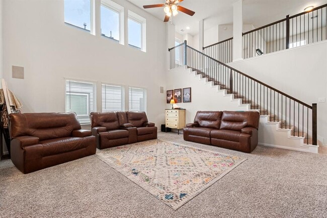 Building Photo - 5872 Strawflower Ln