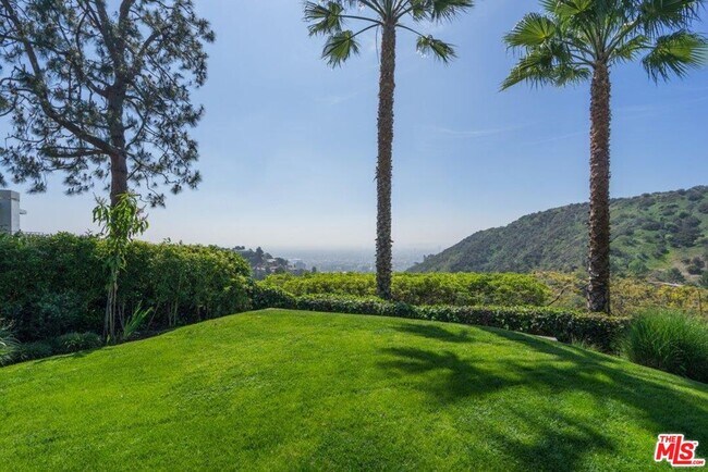 Building Photo - 2439 Carman Crest Dr