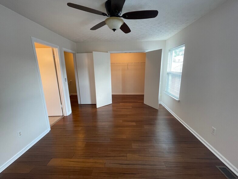 Building Photo - 104 Waterview Dr