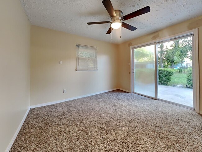 Building Photo - 8249 Devoe St