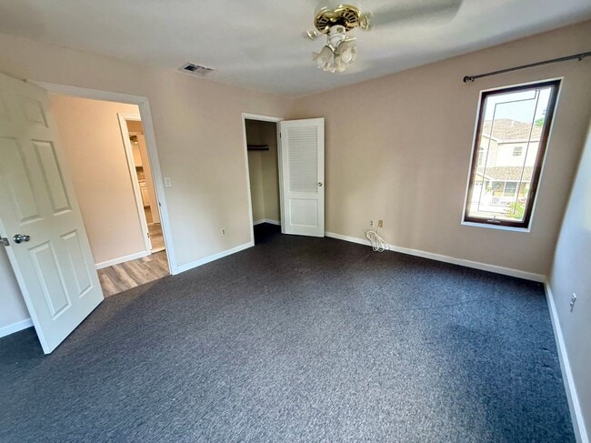 Building Photo - 333 Smithtown Blvd