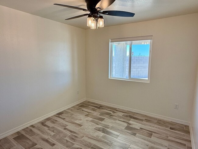 Building Photo - San Luis Corner Lot home with a Large Mast...
